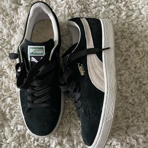 Puma Suede Mens sneakers size 7
